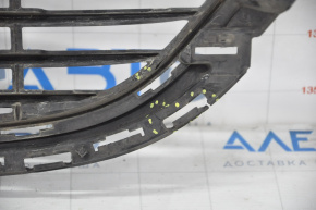 Bumper grille central Chrysler 200 15-17 black, broken