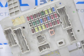 Fuse box under the dashboardLexus GX470 03-09 break