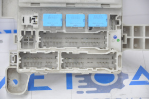 Fuse box under the dashboardLexus GX470 03-09 break