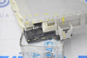 COMPUTER, MULTIPLEX NETWORK BODY Toyota Prius V 12-17 body fracture, broken fastener, crack