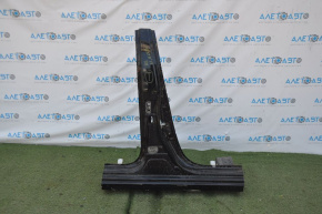 The central right body pillar of Nissan Sentra 13-19 is sawed off