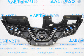 Radiator grill grill Nissan Rogue 14-16 under the camera, with emblem, swollen chrome