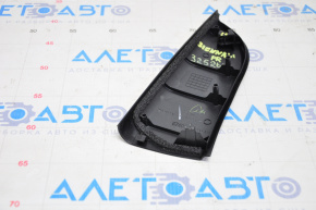 Side mirror plug front right Toyota Sienna 11-14 crack in mount