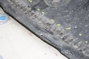 Right underbody protection VW Beetle 12-16 cracks