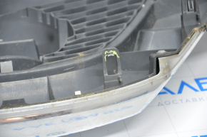Radiator grill grill Nissan Rogue 14-15 without camera with emblem, broken fasteners