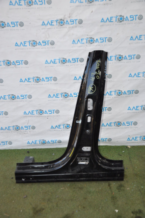 The central left body pillar of Hyundai Sonata 20-22 is sawed off