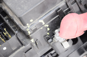Lincoln MKZ 13-16 Underhood Fuse Box Broken Latch