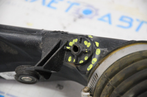 Air duct on the Lincoln MKC 15-16 2.0T manifold, broken tube