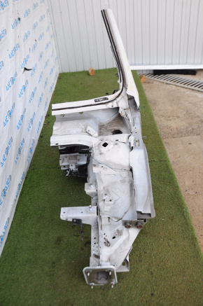 Front quarter left Lincoln MKZ 13-20 white