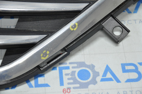 Radiator grill with emblem Hyundai Sonata 15-17 SE chrome, broken fastener, swollen chrome, bumps