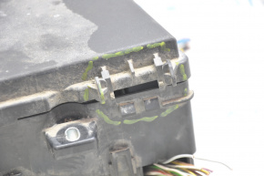 Underhood fuse box Ford Escape MK3 13-19 2.0T, cover fastener breakage
