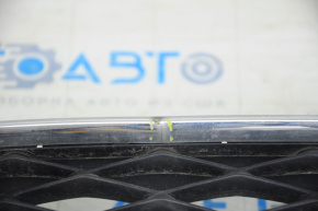 Ford Focus mk3 15-18 radiator grille rest chrome frame, crack