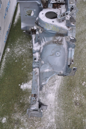 Front quarter left Toyota Prius V 12-17 green