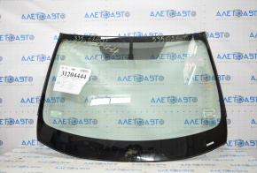 Windshield Nissan Rogue 14-18 air on the edge, sand, scratches