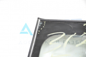 Windshield Nissan Rogue 14-18 air on the edge, sand, scratches