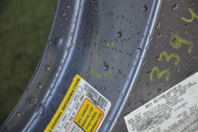 The central left body pillar of Ford Ecosport 18-22 is sawn off, butt