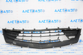 Lower grille of the front bumper Chevrolet Camaro 16-LT missing fragment, tears, filed