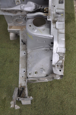 Quarter front left Nissan Sentra 13-19 1.8 silver