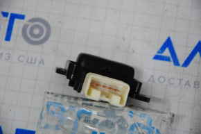 Driver's seat knee bolster control Toyota Avalon 13-18