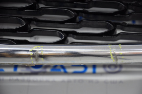 Radiator grill grill Kia Sorento 14-15 rest, bumps, cracks