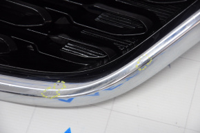 Radiator grill grill Kia Sorento 14-15 rest, bumps, cracks