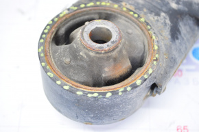 Lower front left arm Kia Sorento 10-15 cracked silent block
