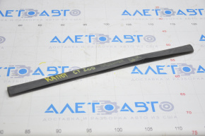 Seal on the hood of Lexus CT200h 11-17