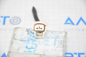 Chip for windshield washer motor Toyota Prius 20 04-09 white