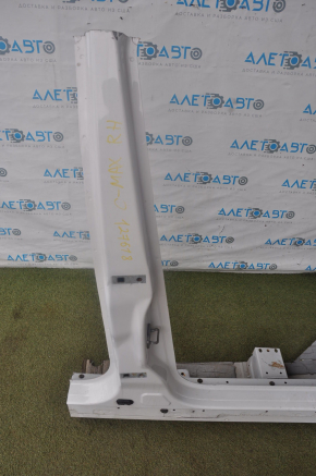 Front right quarter Ford C-max MK2 13-18 white, with central pillar dented