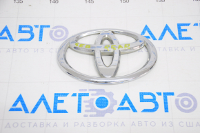 Emblem-sign "Toyota" tailgate Toyota Sequoia 08-16 broken direction