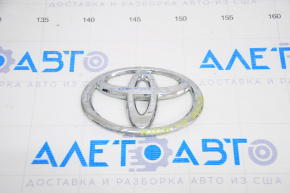 Toyota emblem badge tailgate Toyota Highlander 08-09 broken fastener