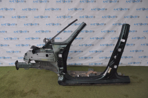 Front left quarter Fiat 500L 14-19 green, dented threshold, with central pillar