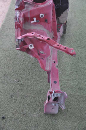 Front right quarter Toyota Prius V 12-17 red dented