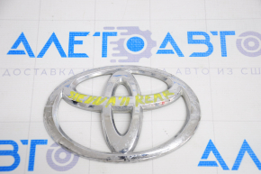 Emblem badge TOYOTA tailgate Toyota Sienna 11-20 broken fastener