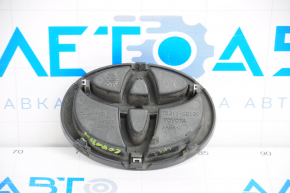 Toyota Corolla e12 02-06 5d radiator grille emblem