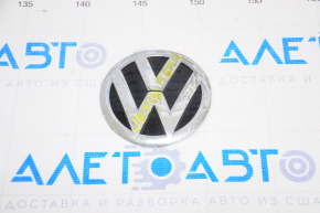 Emblem rear VW Jetta 19-24 missing fragment, crack