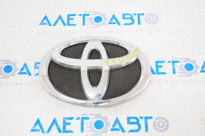 Toyota Camry v40 grille emblem