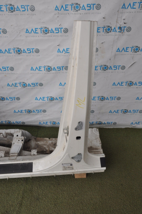 Mercedes W164 ML front left quarter panel, white, with B-pillar