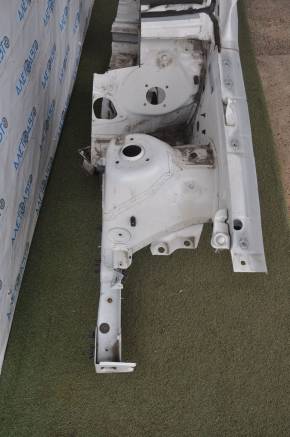 Mercedes W164 ML front left quarter panel, white, with B-pillar