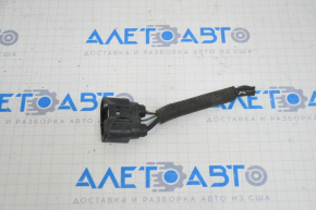 Chip on the diffuser radiator shroud Toyota Camry v40