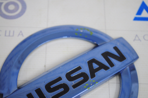 Emblem badge Nissan tailgate Nissan Leaf 11-17 chips