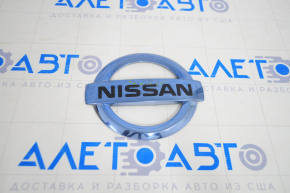 Nissan emblem badge tailgate Nissan Leaf 11-17 scratches
