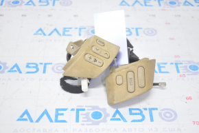The steering wheel control buttons of Toyota Solara 2.4 04-06 are worn out