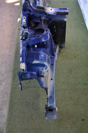 Front right quarter Toyota Prius 30 10-15 blue with central pillar