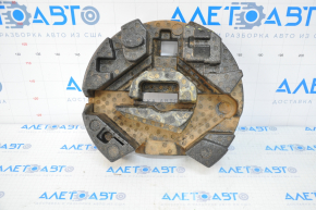 Foam plastic under the Ford Focus mk3 11-18 tool tear