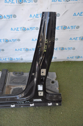 Front left quarter Mercedes W211 black with central pillar, bumpers