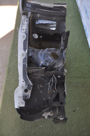 Mercedes W211 black front right quarter with central pillar