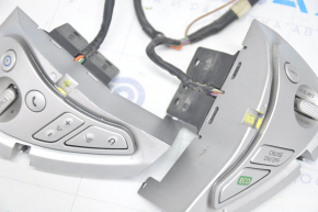 Control buttons on the pillow Nissan Leaf 13-12 broken fasteners