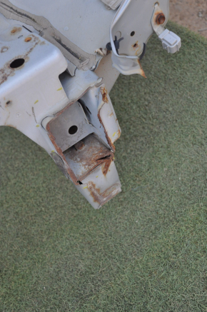 Front left quarter Lexus RX300 RX330 RX350 RX400h 04-09 silver 6T1 with central pillar, defect longe