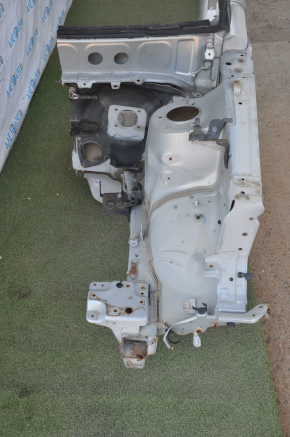 Front left quarter Lexus RX300 RX330 RX350 RX400h 04-09 silver 6T1 with central pillar, defect longe